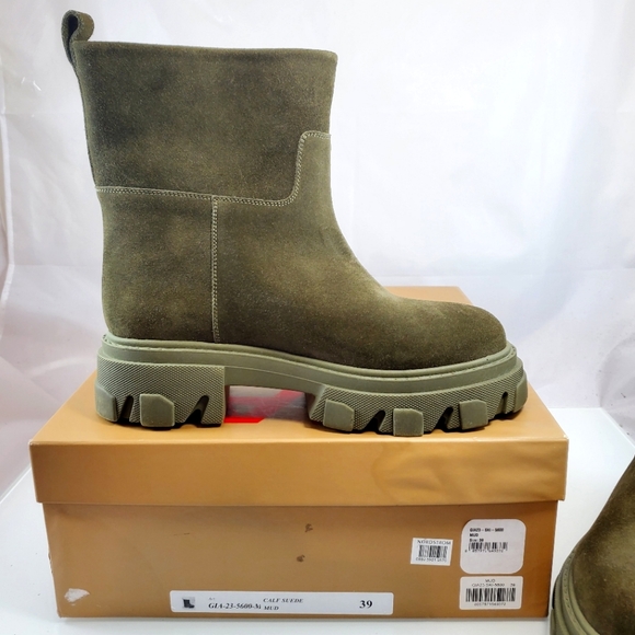 NWT$625 GIA BORGHINI Gia 23 Calf Suede Tubular Chunky Lug Sole Ankle Boots Sz 9 - Picture 14 of 16